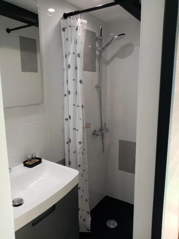 Studio de Charme Neuf a la Montagne (Adults Only)