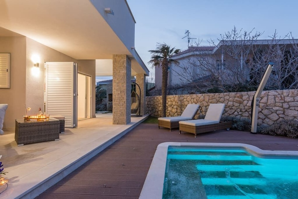 Villa White Rose with private pool