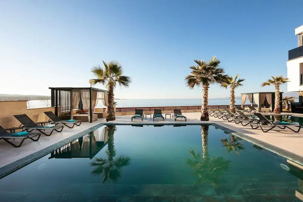 Malibu Imperial Seafront Apartments