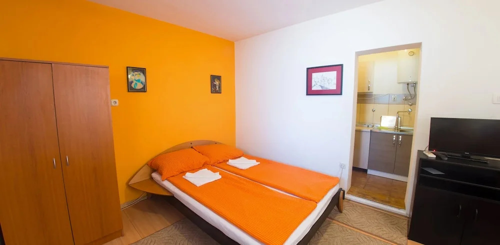 Apartment Fellini