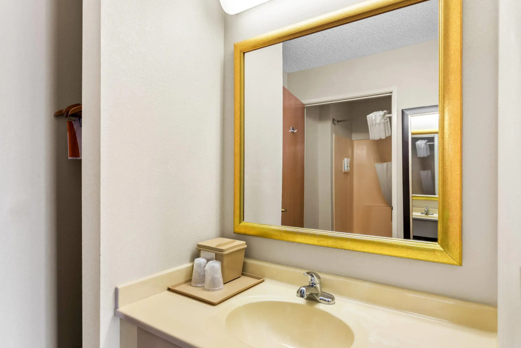 Quality Inn-Sawyer