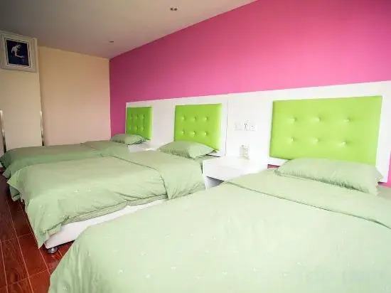 Kunshan Rongding Hotel (Yushan Square Subway Station Branch)