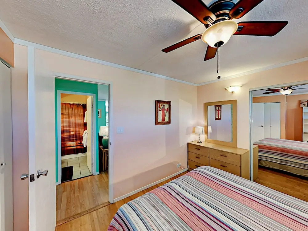 Sunny 1br W/ Pool & Balcony - Walk 5 Minutes To Beach 1 Bedroom Condo