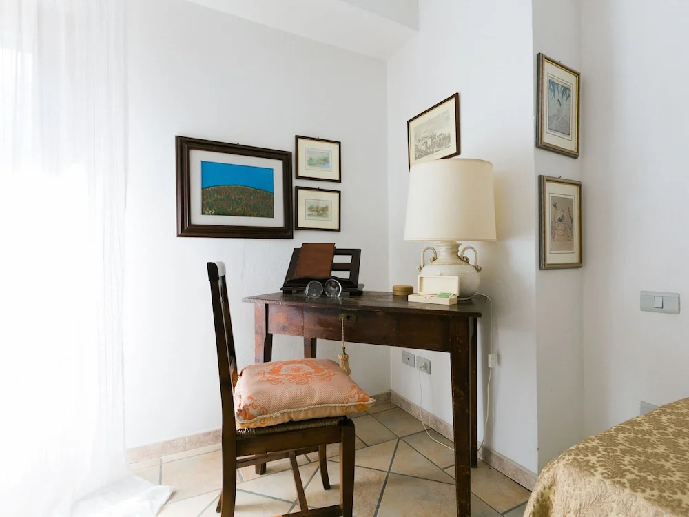 Farmhouse with Spacious Garden in the Maremma Region, Near the Sea