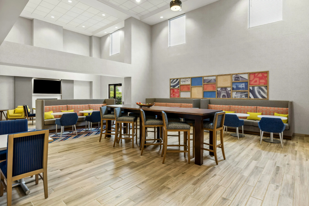 Hampton Inn & Suites Grove City