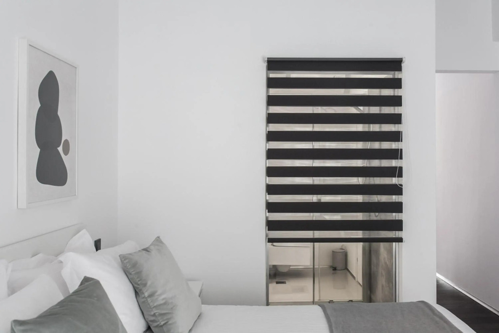 Industrial 1BR Apartment in Ampelokipoi Area by UPSTREET