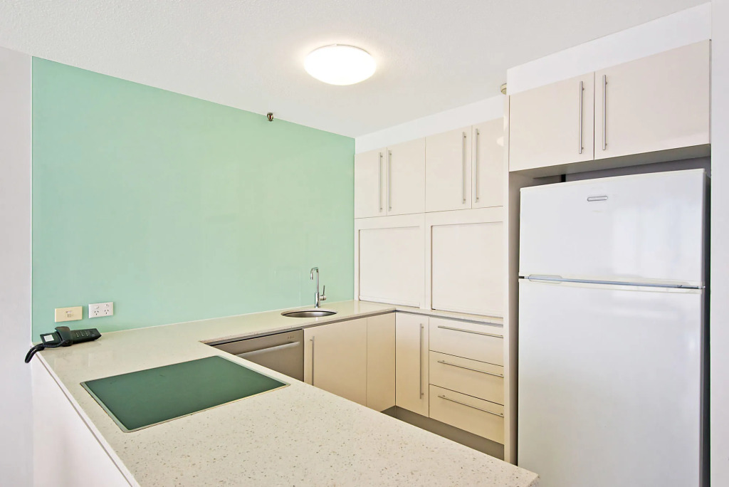 Surfers International Apartments