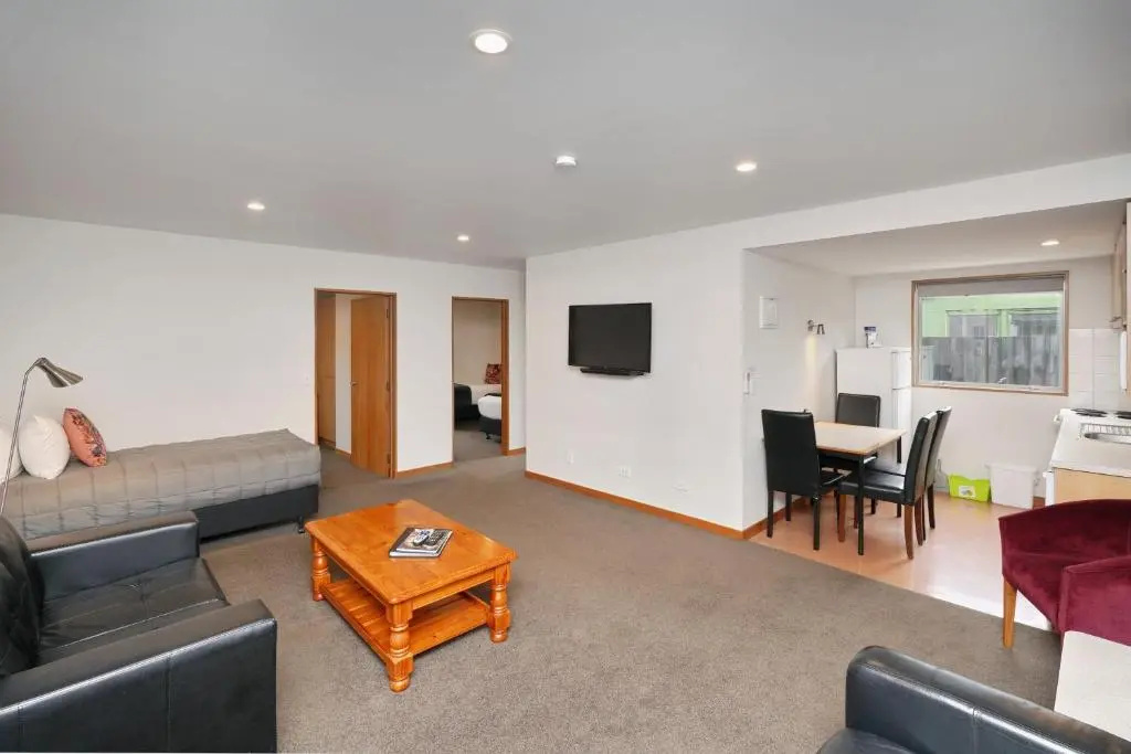 306 Motel Apartments