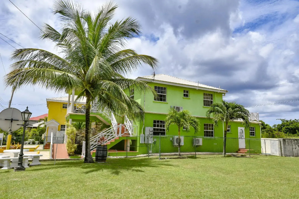 Best E Villas Prospect St James