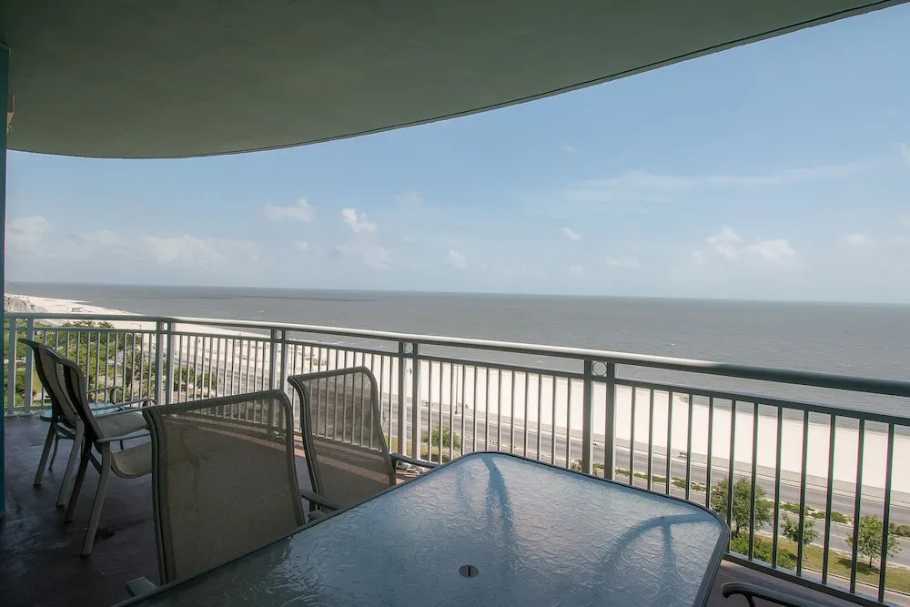 Legacy Towers-Legacy I 803