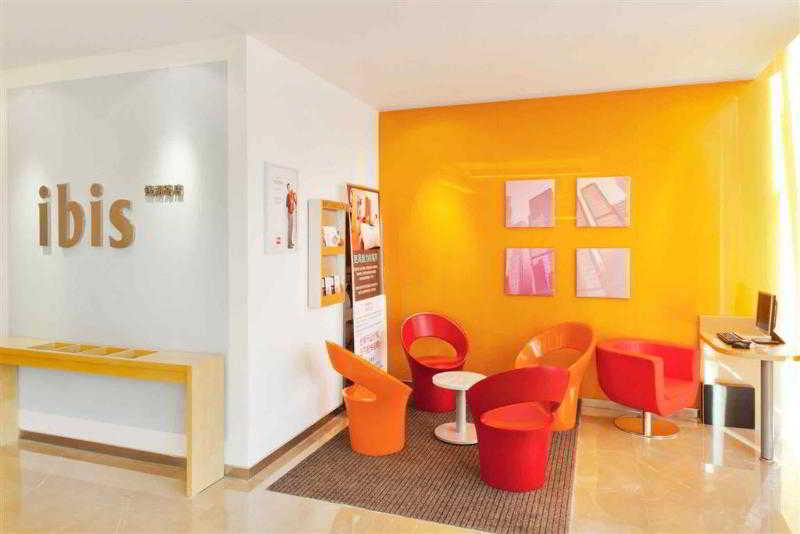 Ibis Ningbo Qianhu