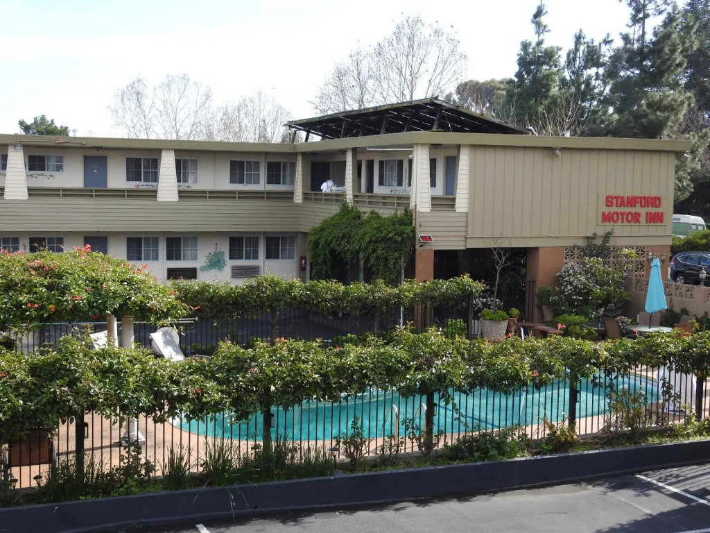 Stanford Motor Inn