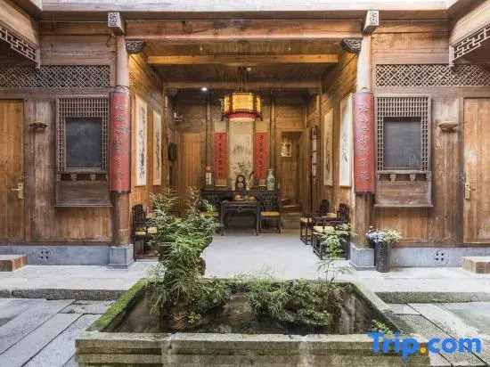 Yue Ji · See Bluestone · Century-old House · Original Qing Song style homestay