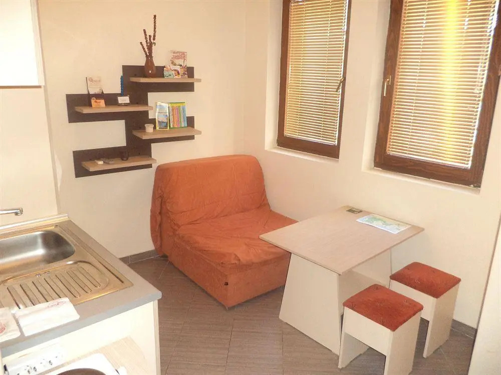 Luccia Apartments- Very Central Cozy Condo