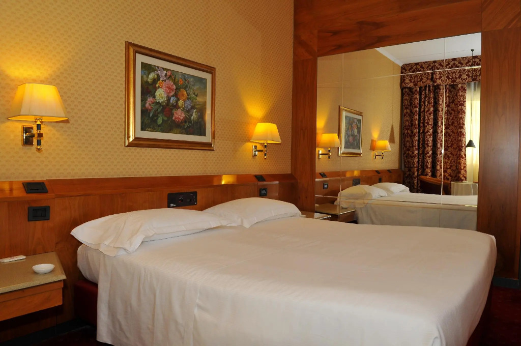 Hotel Motel Top