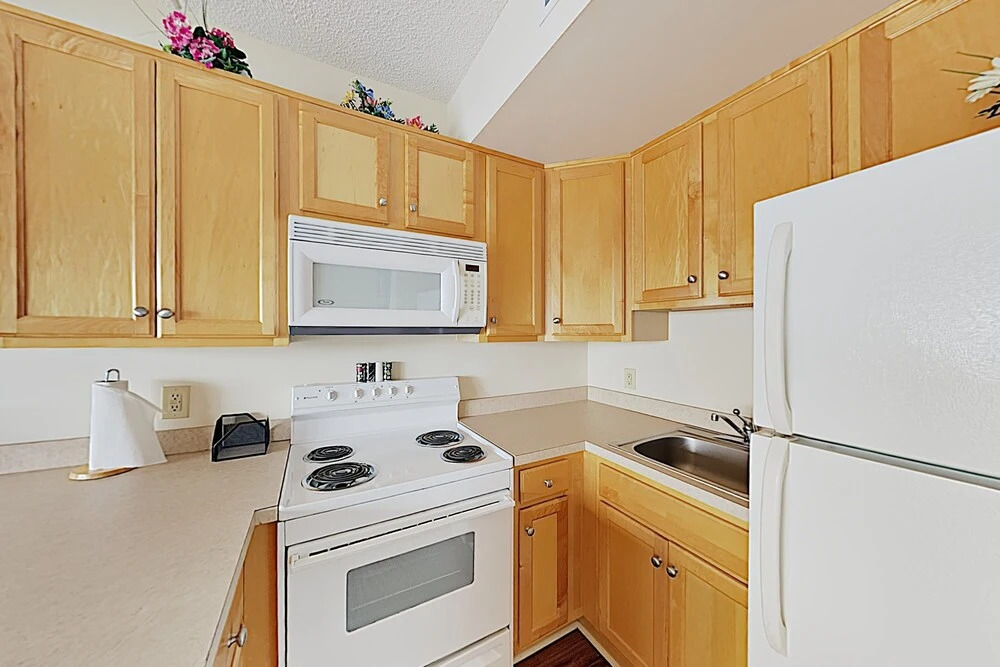 New Listing! Walkable Historic District 1 Bedroom Condo