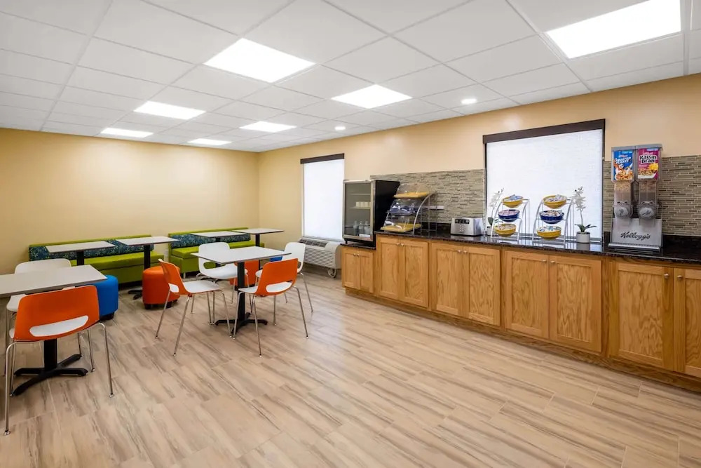 Days Inn by Wyndham Murphy