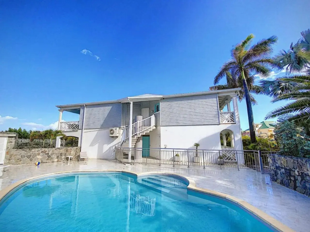 Princess Anouk Beachfront Orient Bay Deluxe 3 BDR