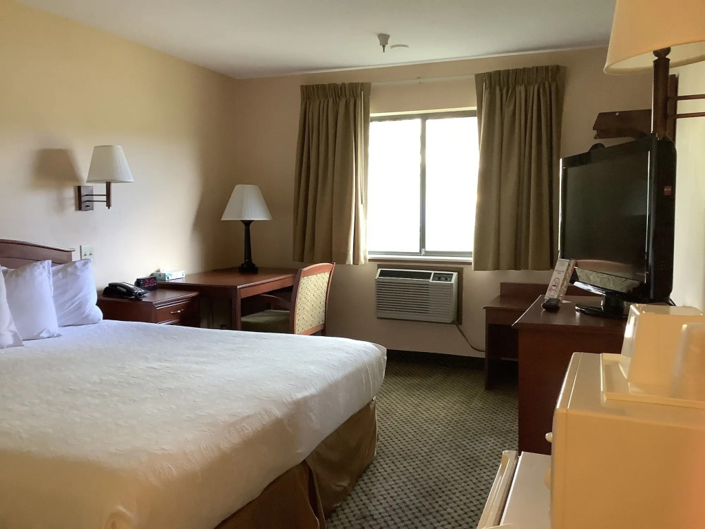 Luxury Inn & Suites