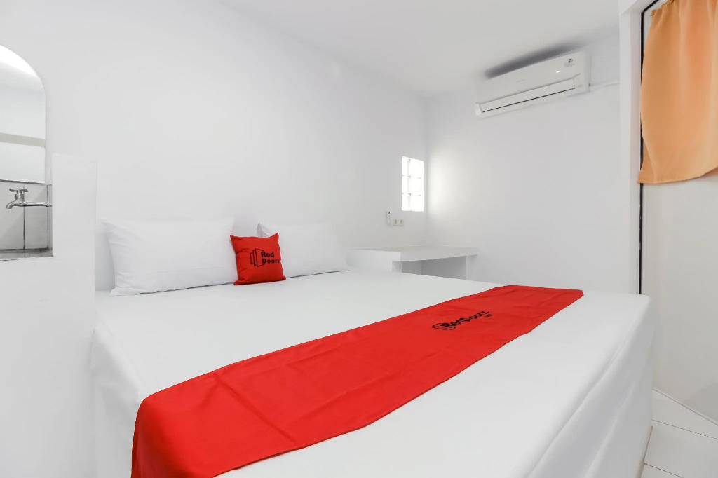RedDoorz near Margo City
