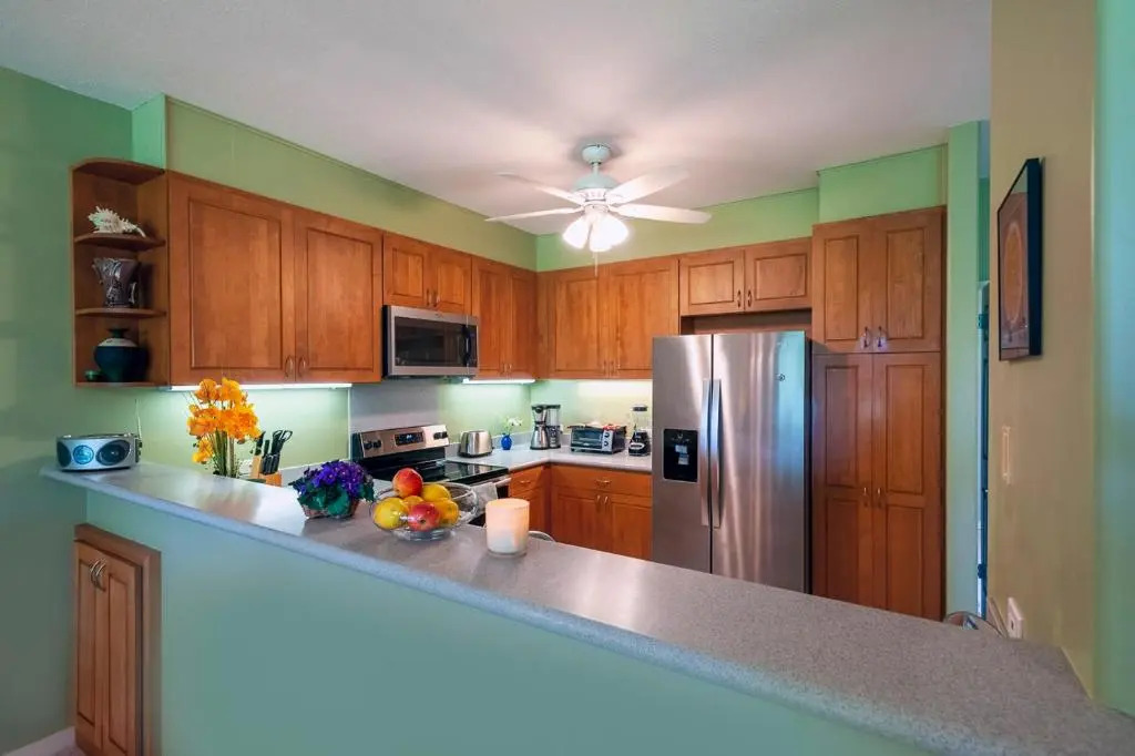 Emmalani 411 - AC, spacious, golf course view, close to beach!