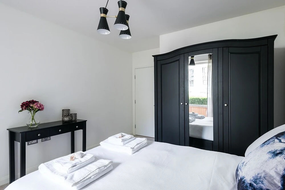 Stylish and modern 1 bedroom apartment near the O2
