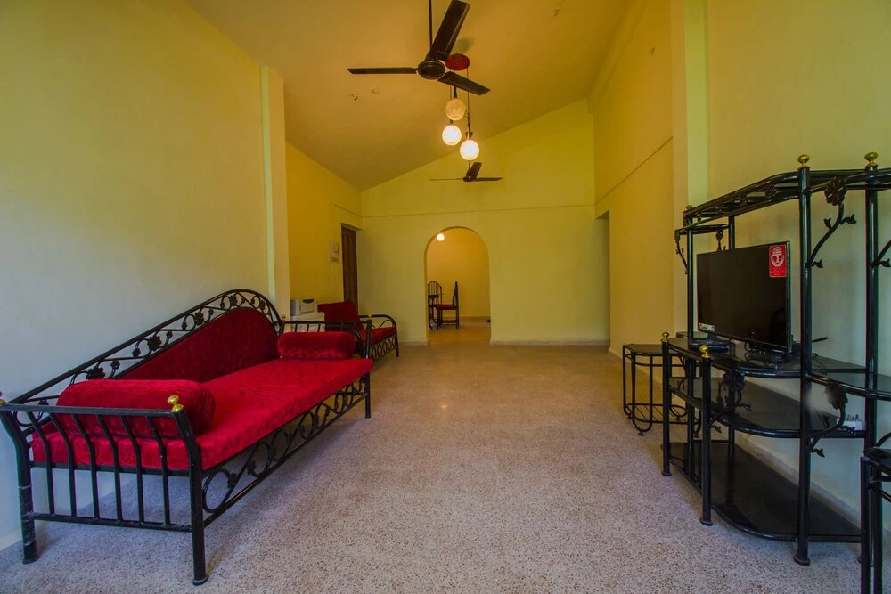 OYO 15817 Home Spacious 3BHK Candolim