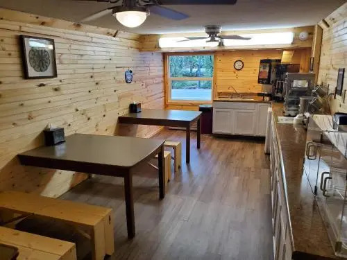 Colonial House Motel