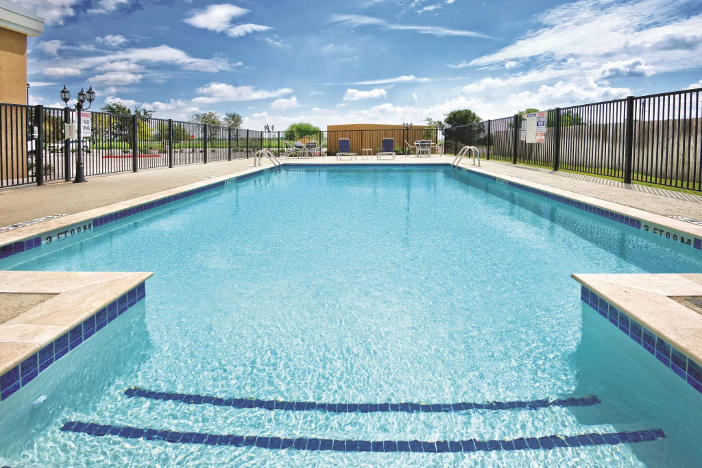 La Quinta by Wyndham Victoria - South