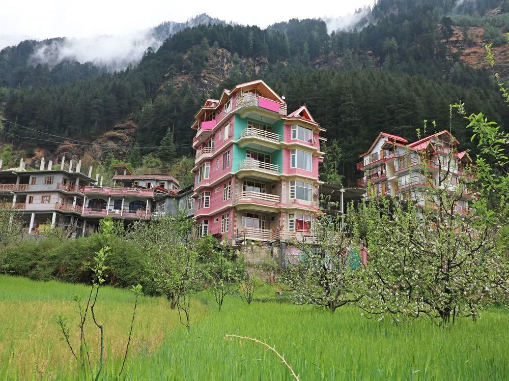 OYO 13743 Home Modern 2BHK Near Mall Road