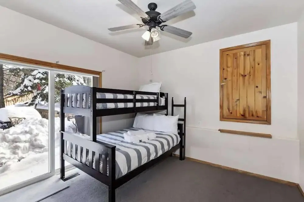 Zen Den by Avantstay Entertainers Home in Ideal Big Bear Location w/ Hot Tub