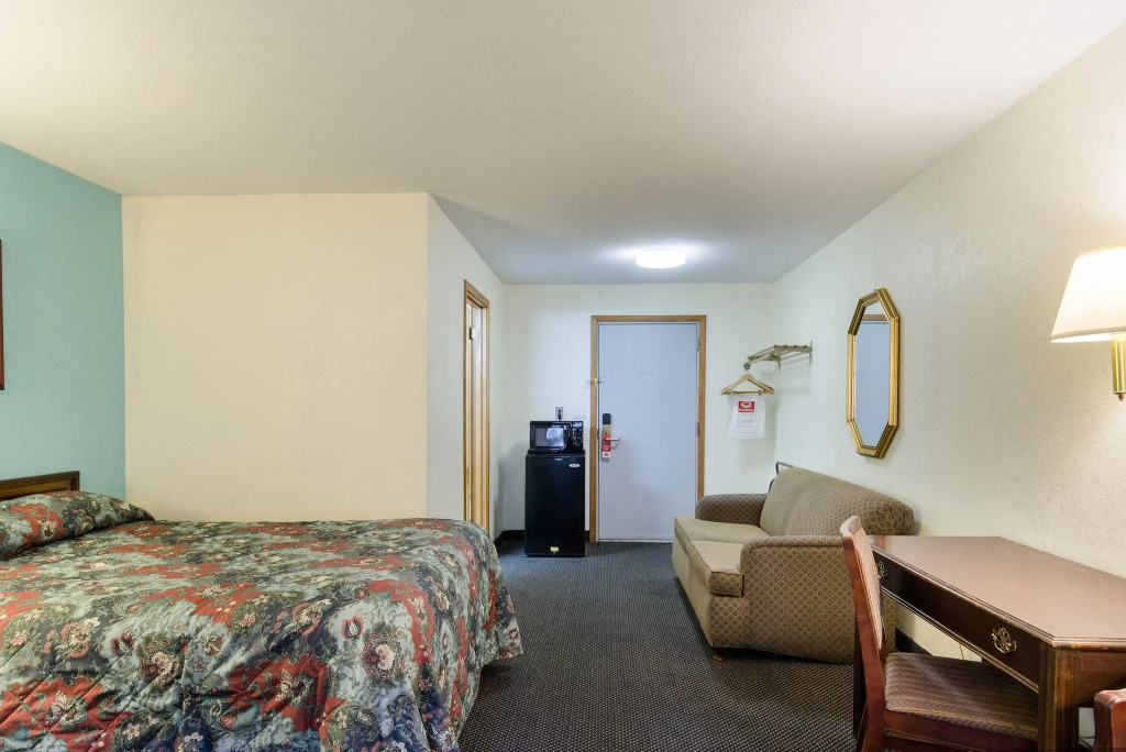 Red Roof Inn Sutton