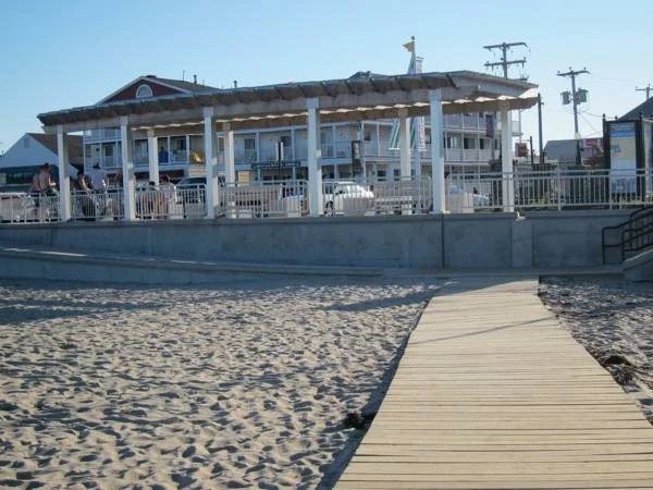 Tides Motel - Hampton Beach
