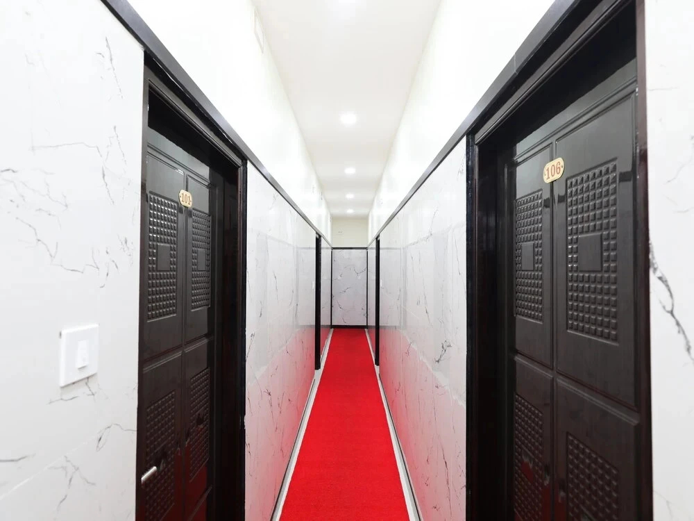 Guru Comforts By OYO Rooms