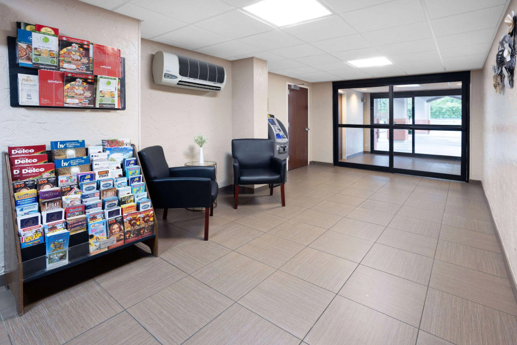 Super 8 by Wyndham Mount Laurel