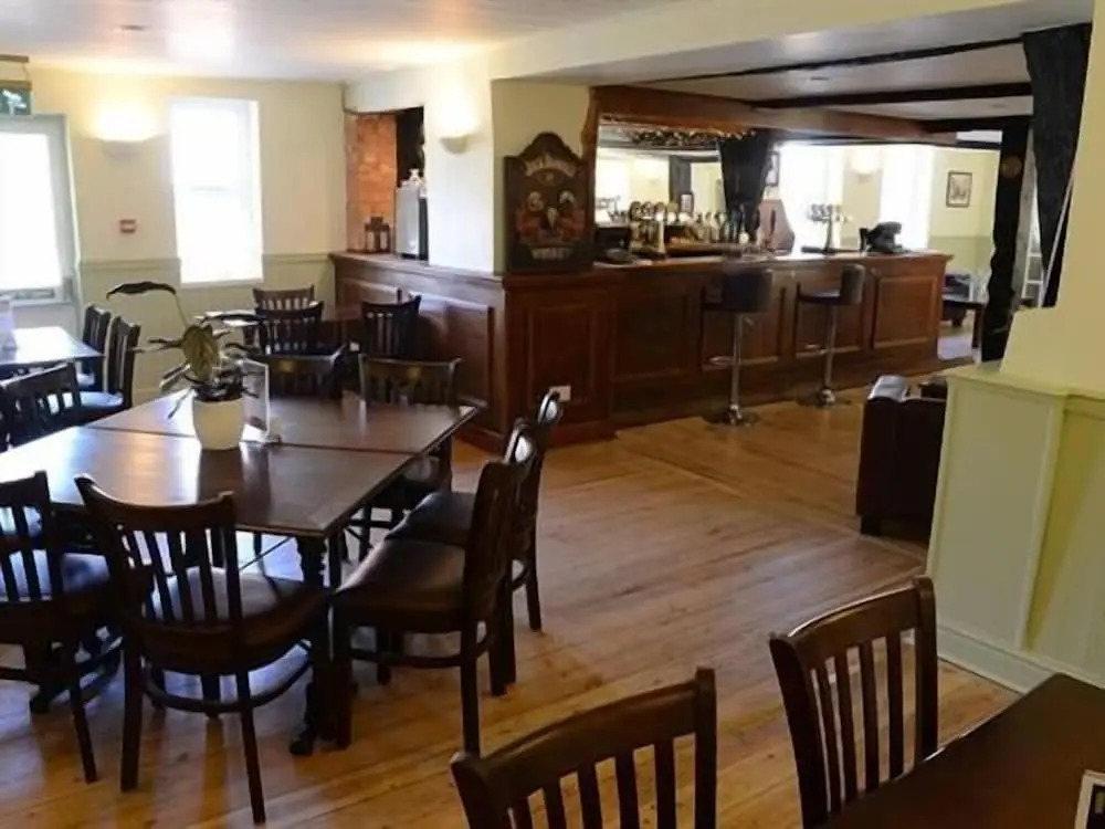 The Hollies Inn