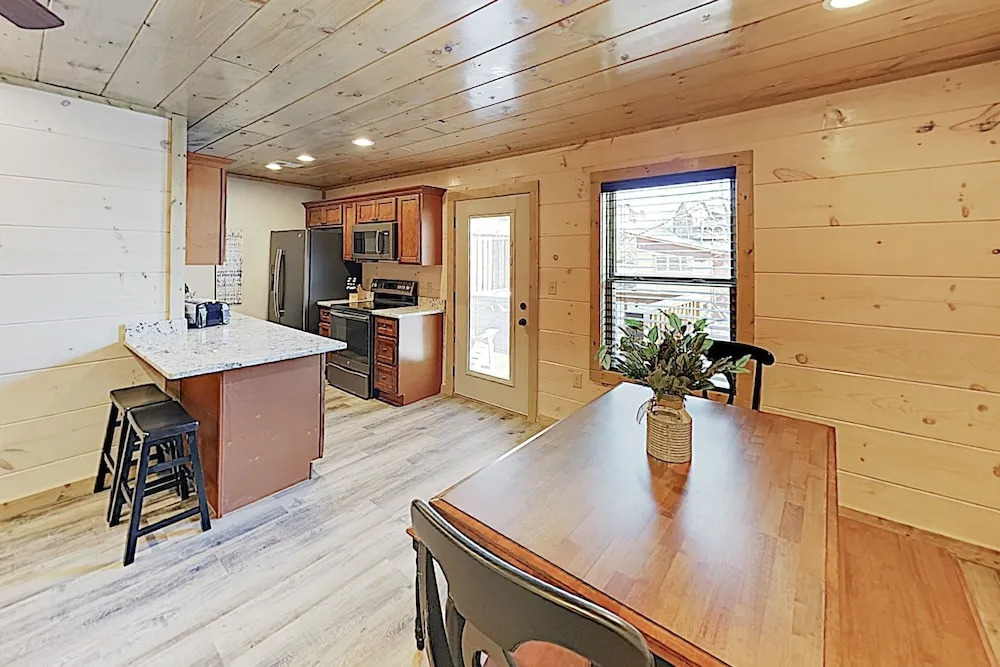 New Listing! New-build 2-unit W/ 2 Hot Tubs 4 Bedroom Duplex