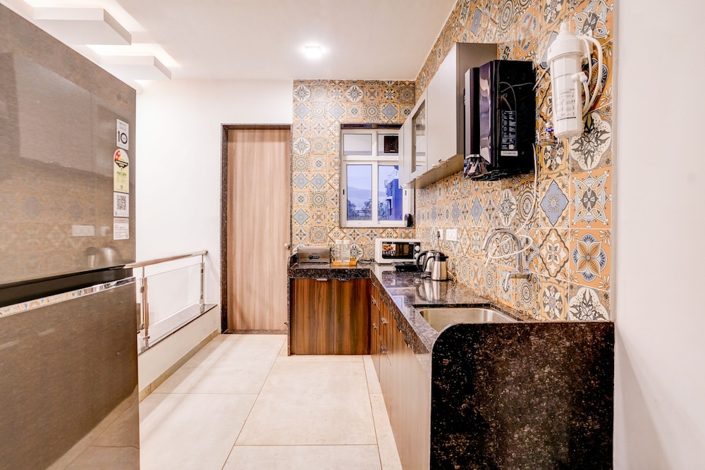 ELIVAAS Signature 3 BHK Aamy Villa with Pvt Pool & Garden