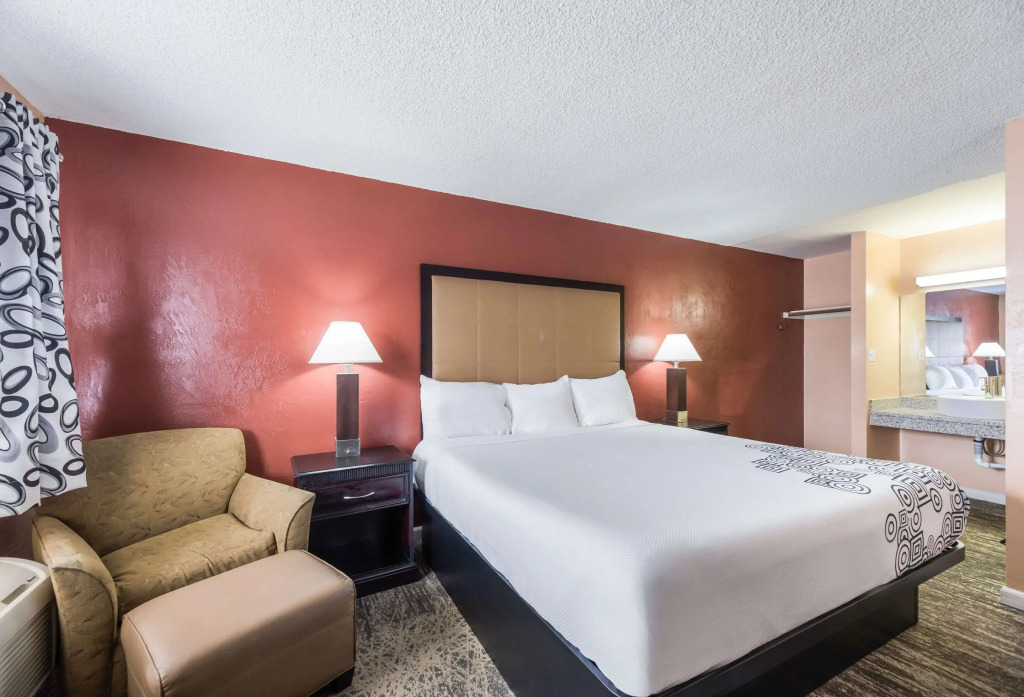 Rodeway Inn Modesto near Downtown