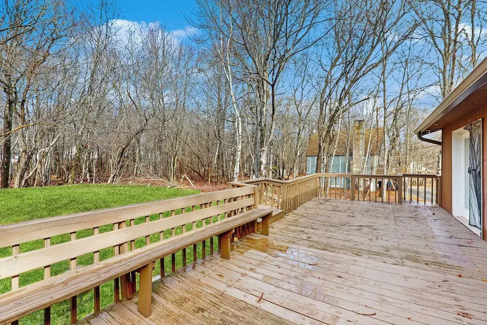Pool Access! All-season Family Home in Poconos