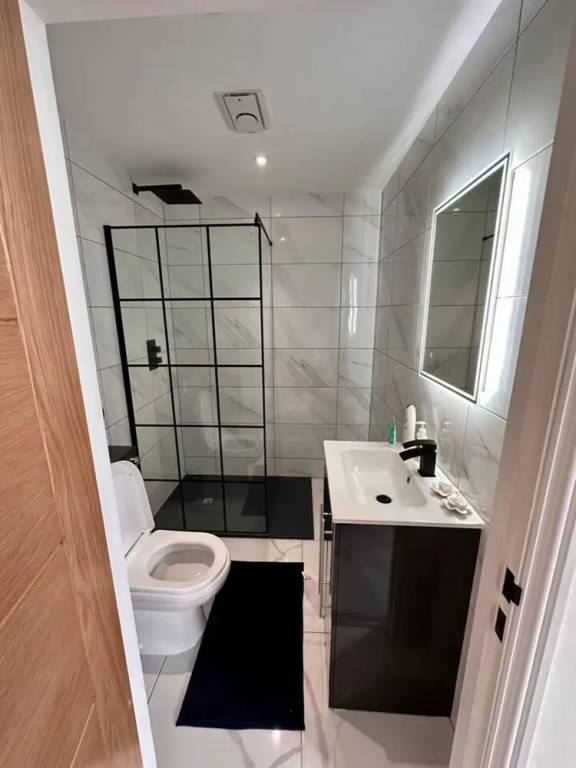 Luxury 3 Bedroom Modern Penthouse- Birmingham City