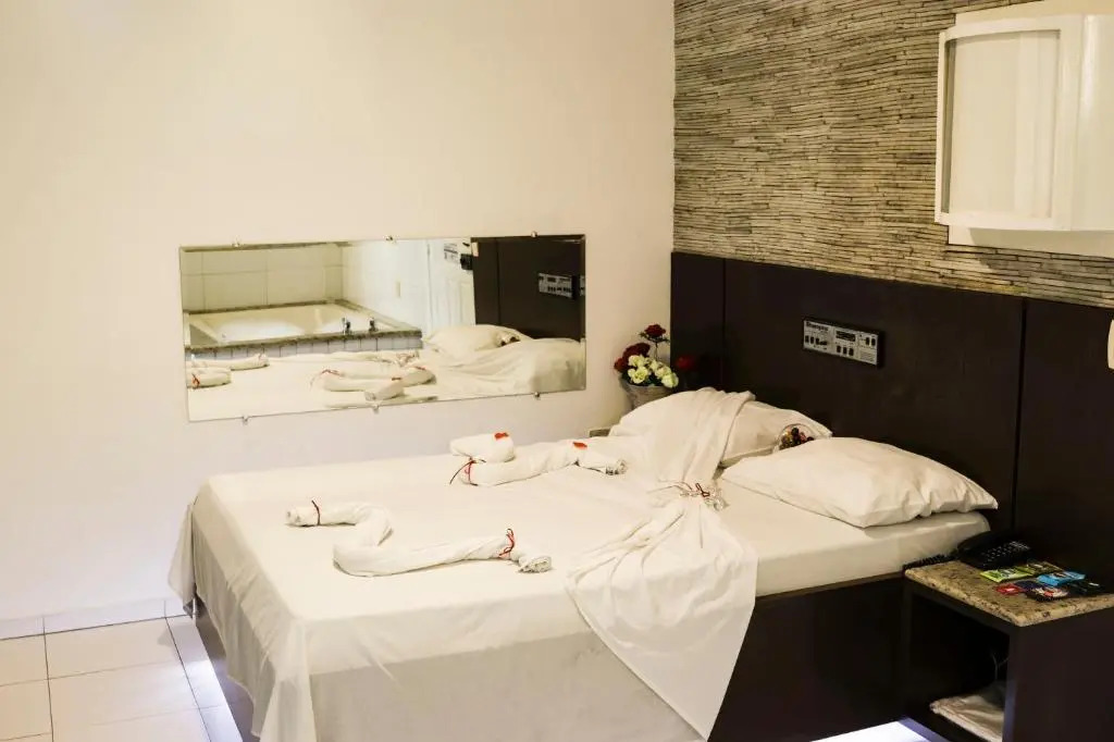 MOTEL SHAMPOO