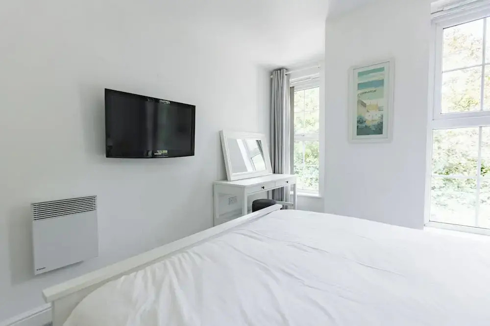 West Hull 2 bed apartment with Parking