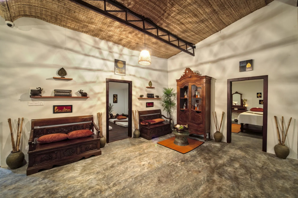 Mane Village Suites