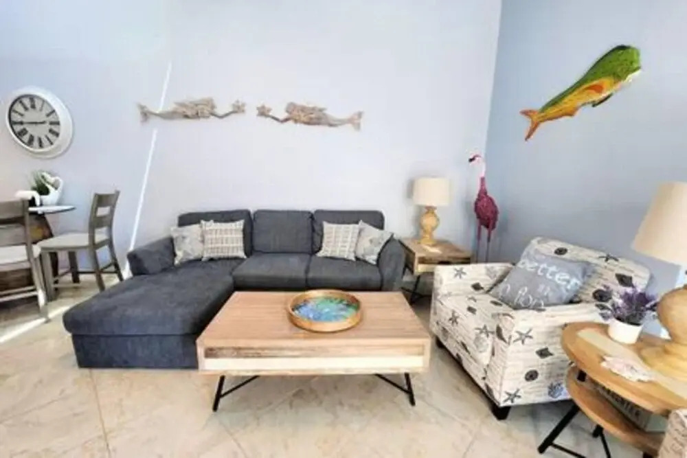 Multi-level Penthouse Deluxe - Sleeps 7 Pe112