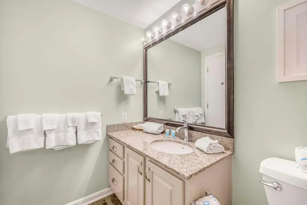 Romar Place 302