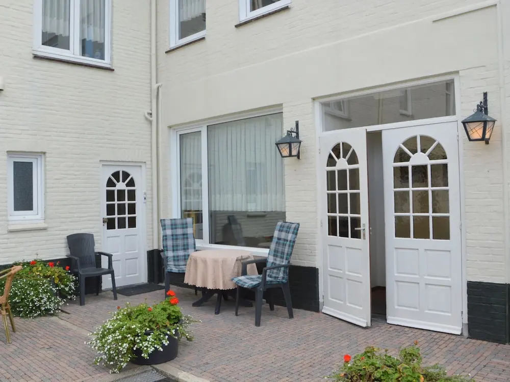 Snug Apartment in Schin op Geul Near Public Pool