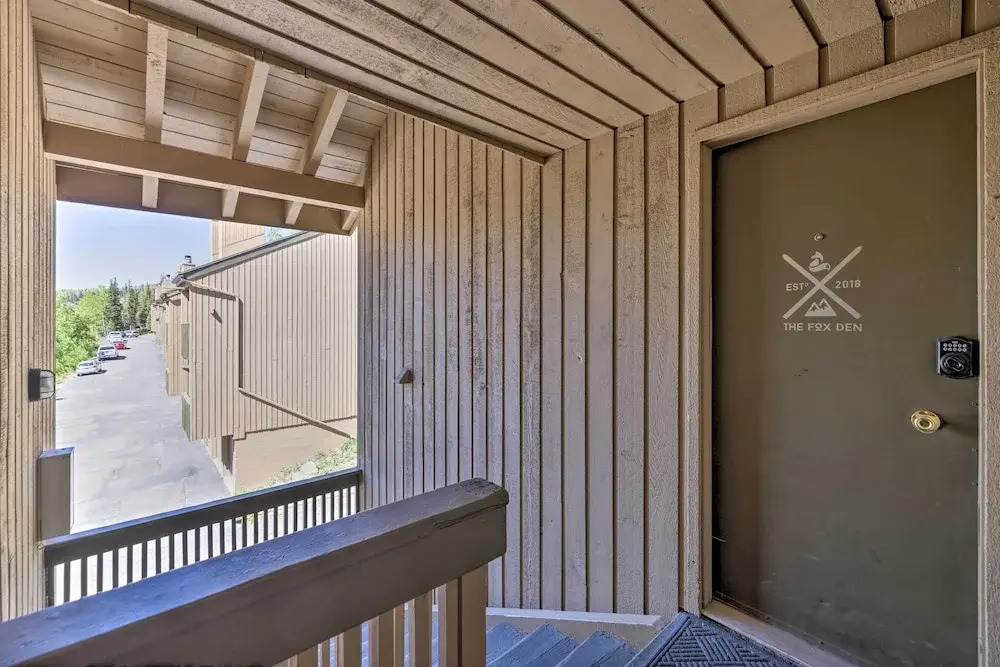 Brian Head Condo w/ Deck & View - Walk to Ski Lift