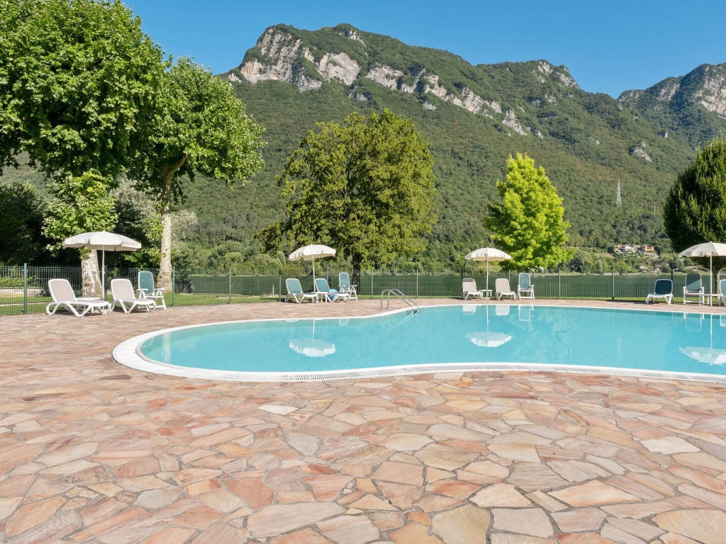 Apartment on Lake Idro With Pool