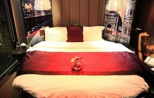 Carnival Fashion Hotel